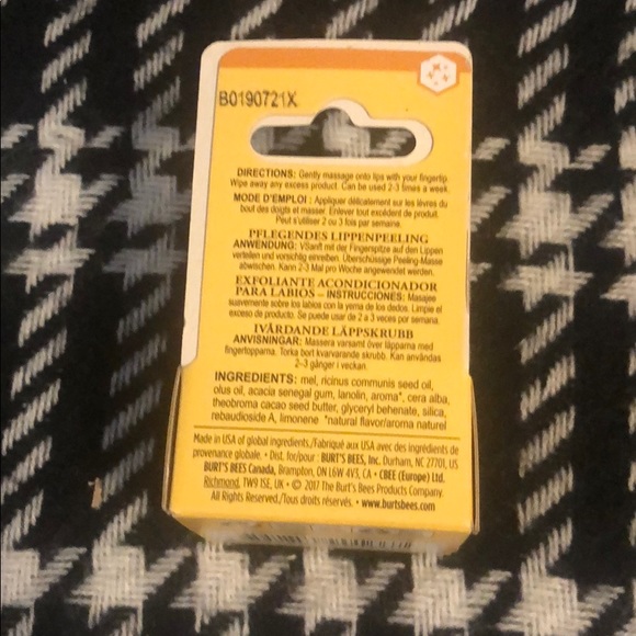 Burt's Bees 100% Natural Conditioning Lip Scrub - Picture 7 of 7